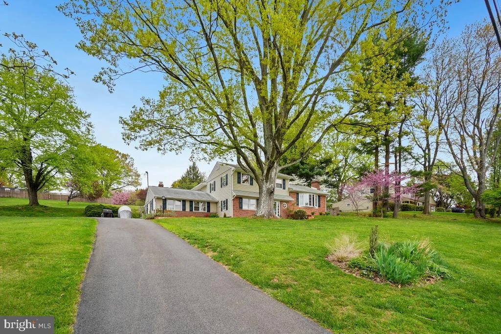 Photo of 7516 OAKMONT DRIVE