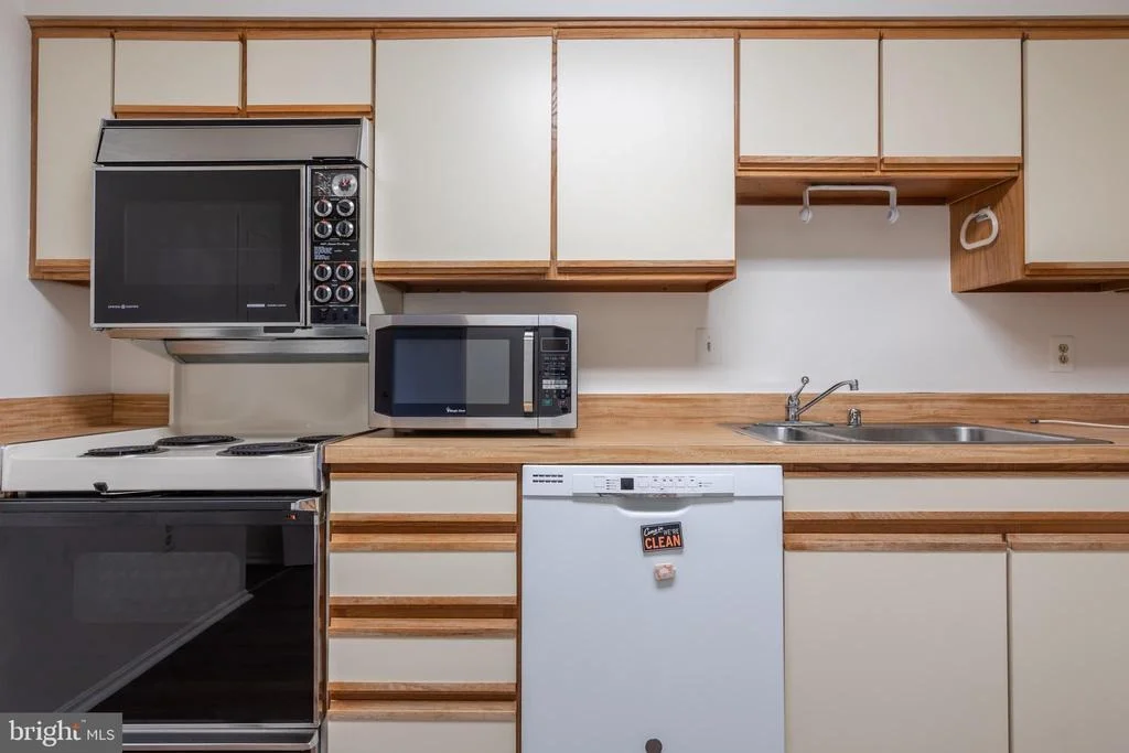 Photo of Unit 5607 at 3330 N LEISURE WORLD BOULEVARD