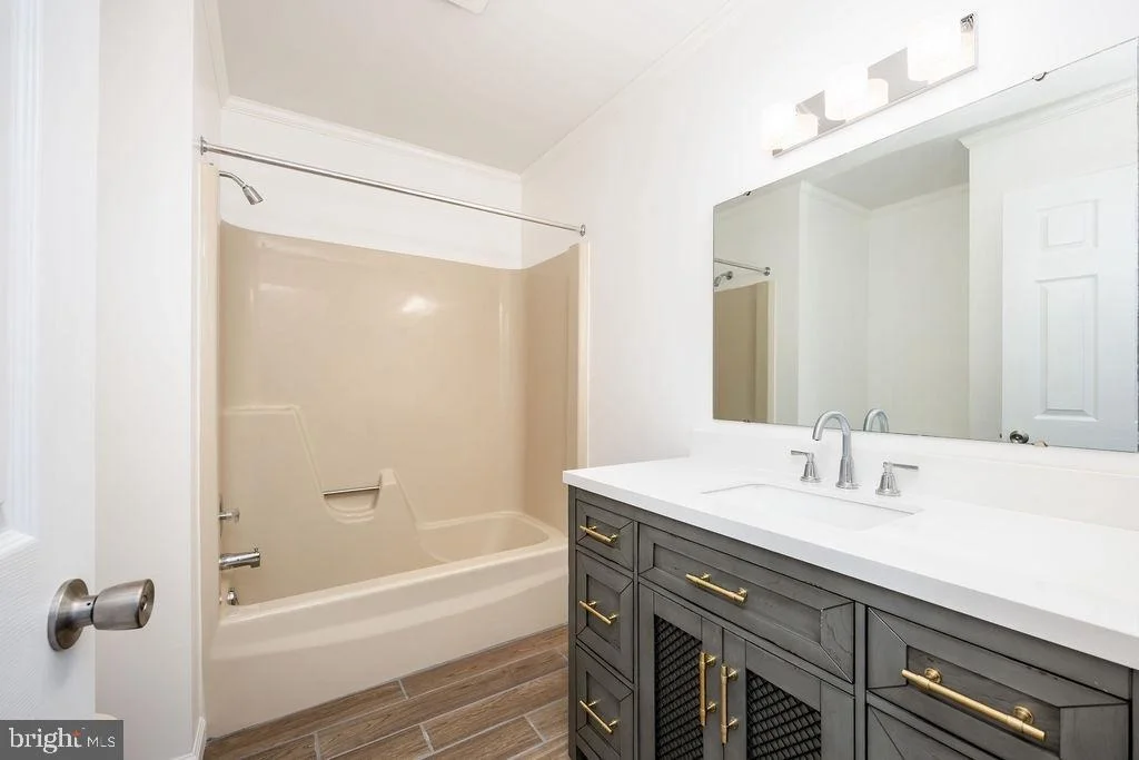 Photo of 813 PRICE ROAD