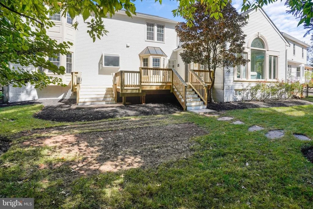 Photo of 9425 FLOWERDEN LANE