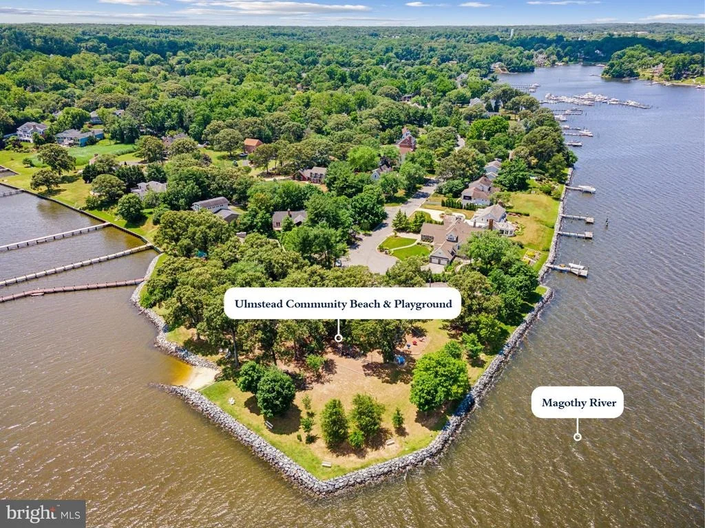 Photo of 668 WHITE SWAN DRIVE