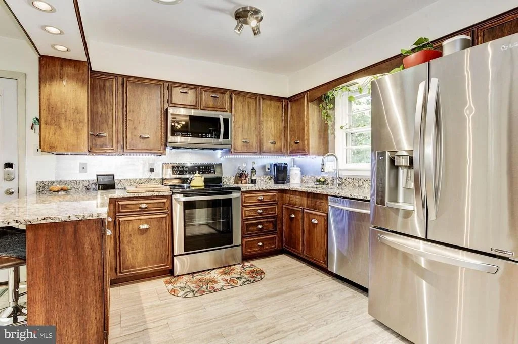 Photo of 7104 HADLOW COURT