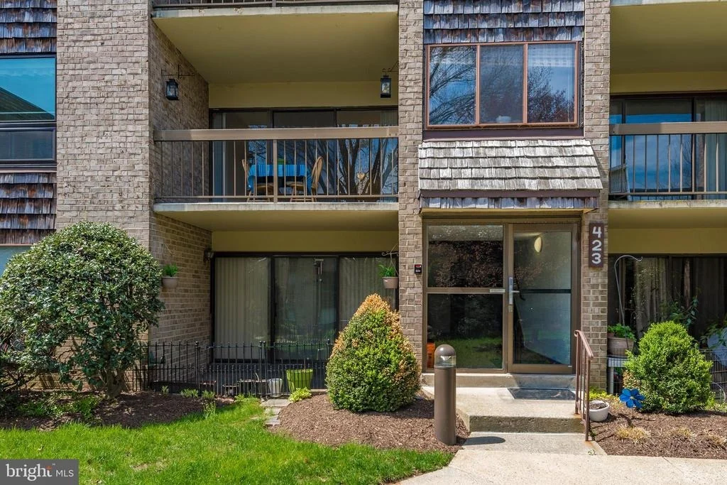 Photo of Unit 21 at 423 CHRISTOPHER AVENUE