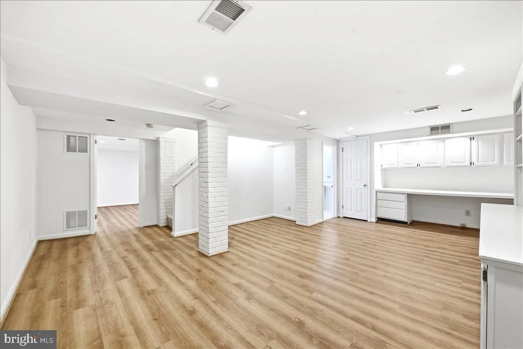 Photo of 7109 MEADOW LANE