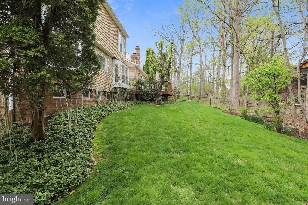 Photo of 2410 HENSLOWE DRIVE
