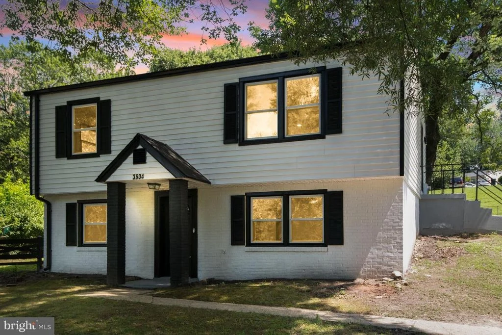 Photo of 3604 HALLOWAY N