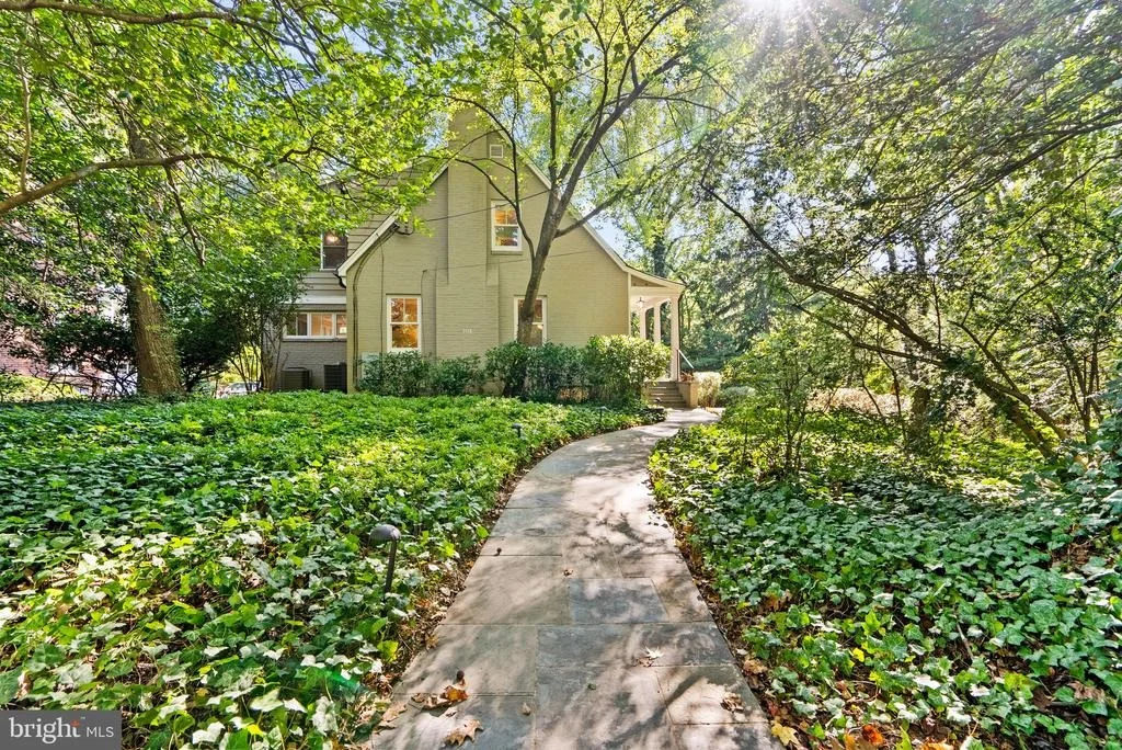 Photo of 1118 DALE DRIVE