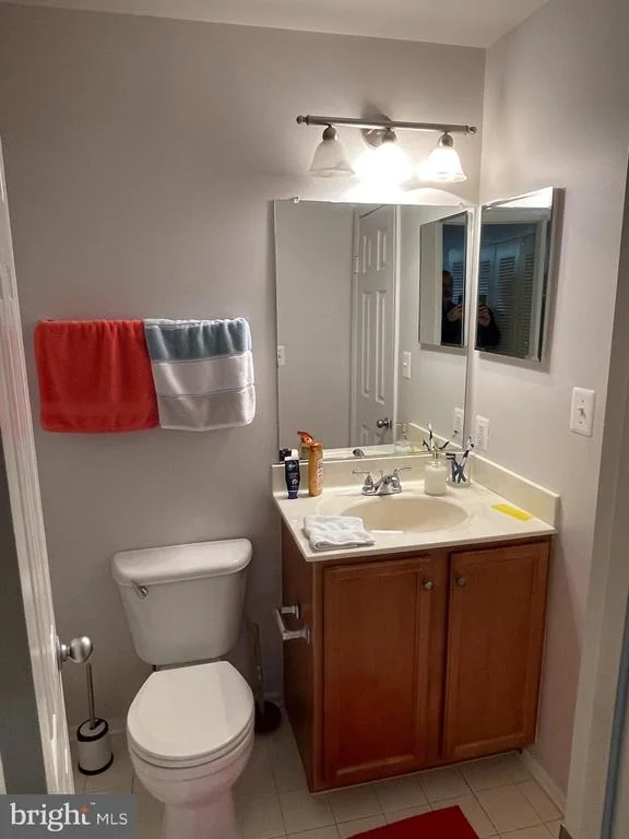 Photo of Unit D at 1707 ASCOT WAY