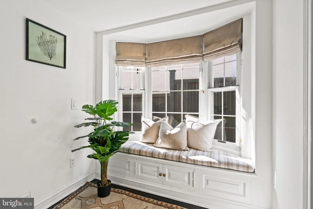 Photo of 1698 32ND STREET NW