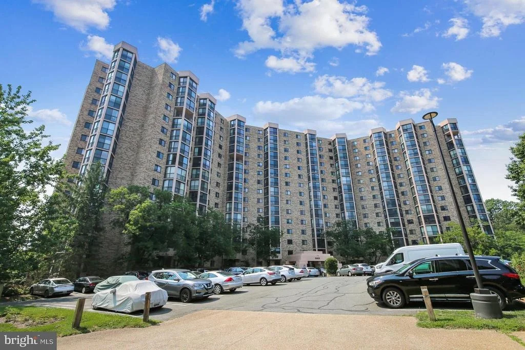 Photo of Unit 310 at 5902 MOUNT EAGLE DRIVE