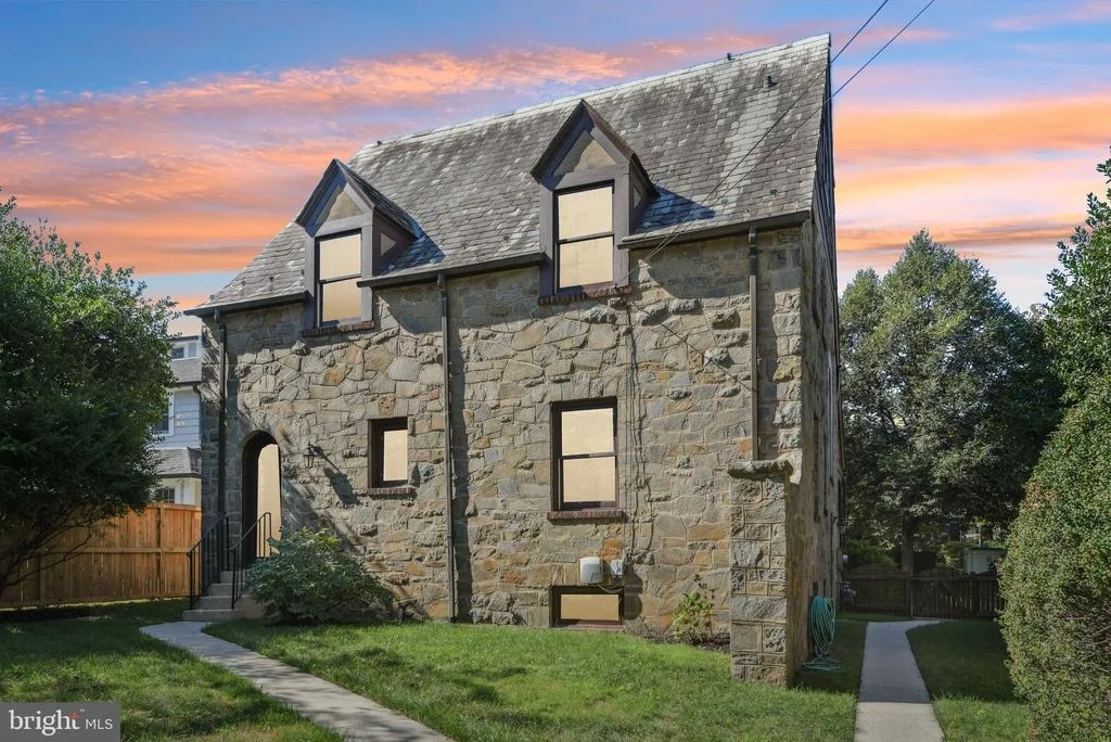 Photo of 105 SUMMERFIELD ROAD