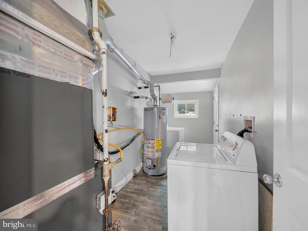 Photo of 504 HAMLEN ROAD