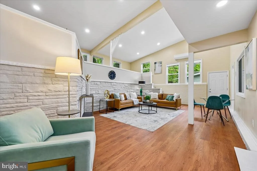Photo of 11518 CHARLTON DRIVE