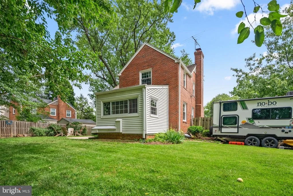 Photo of 1709 WHITE OAK DRIVE
