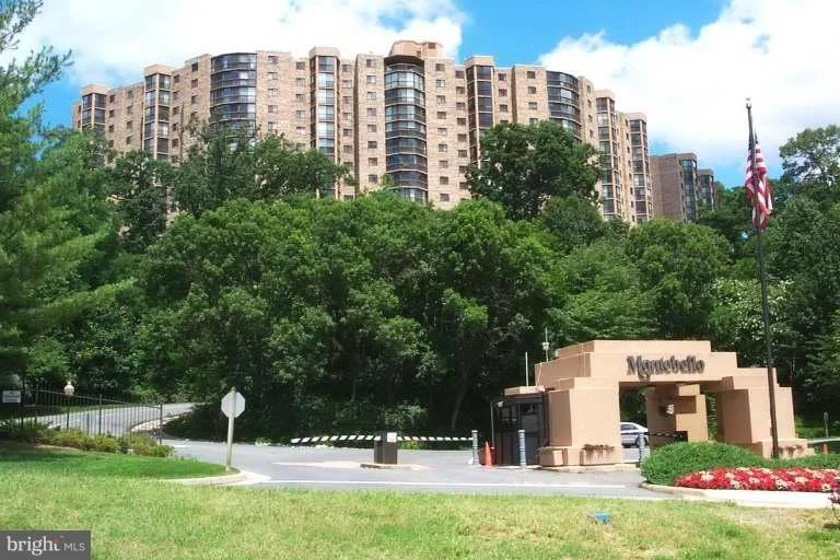 Photo of Unit 1608 at 5902 MOUNT EAGLE DRIVE