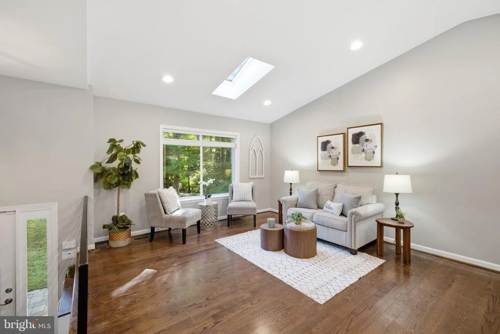 Photo of 7371 CROWN LANE