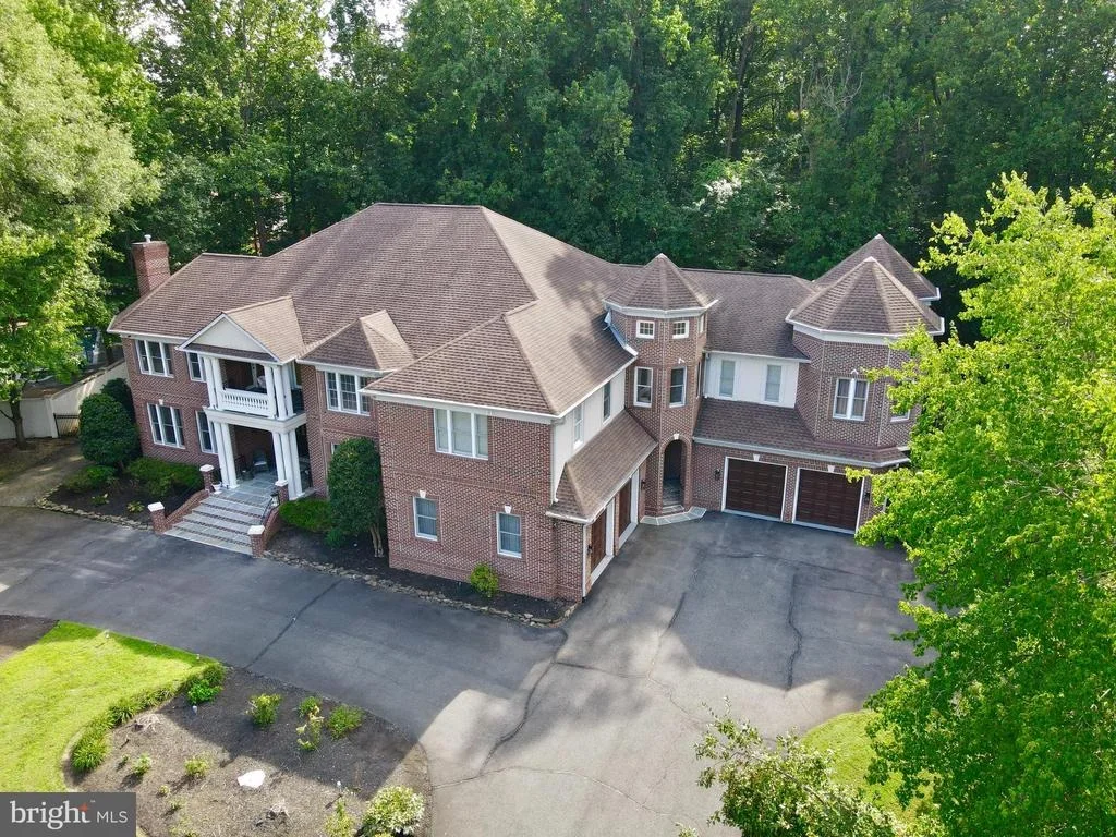 Photo of 6403 BURKE WOODS DRIVE