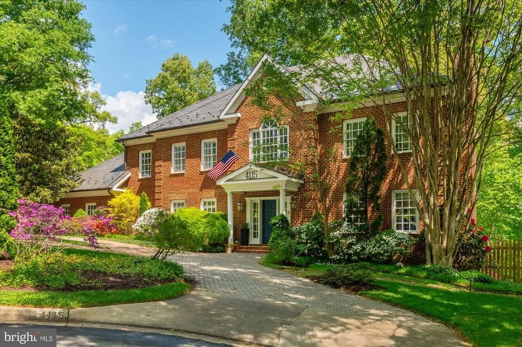 Photo of 4115 40TH PLACE N