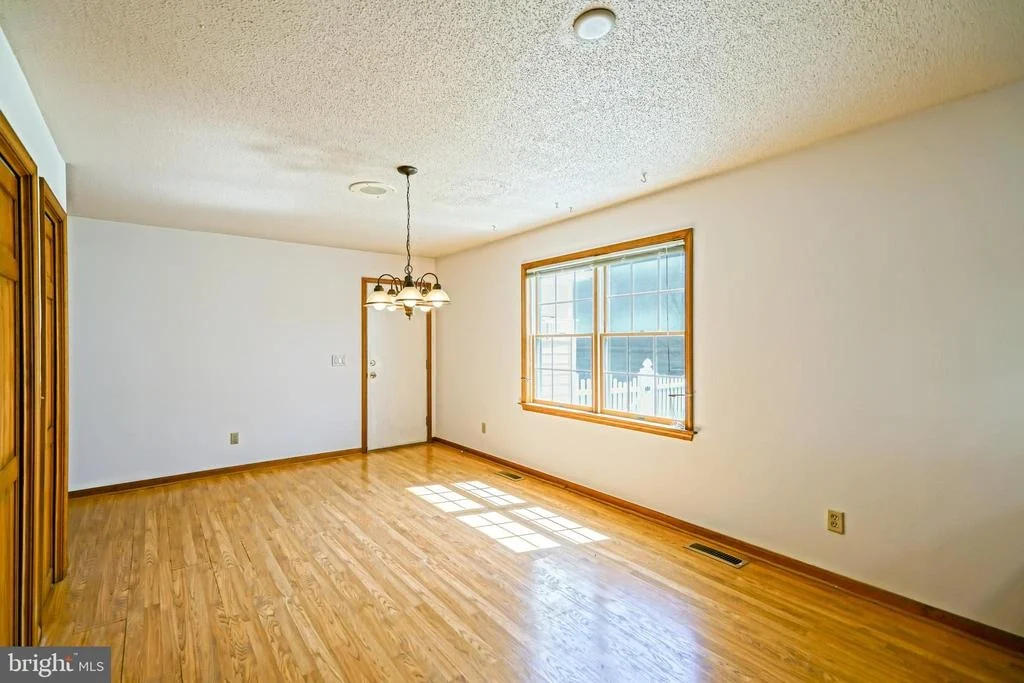 Photo of 7 N ATLANTIC DRIVE