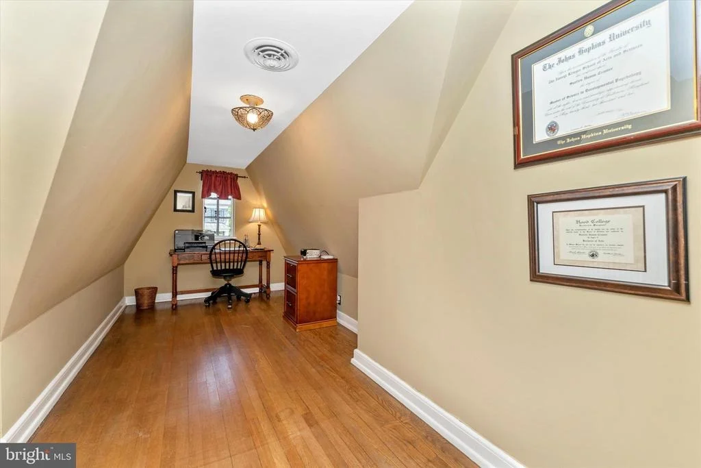 Photo of 402 W 2ND STREET
