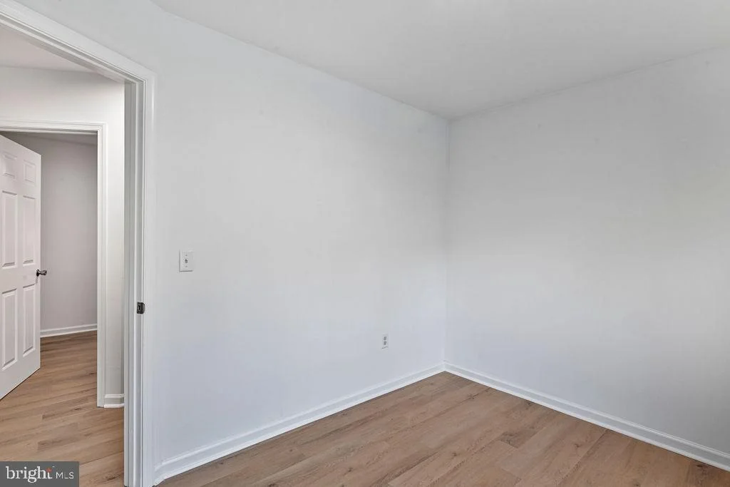 Photo of 905 HANOVER STREET