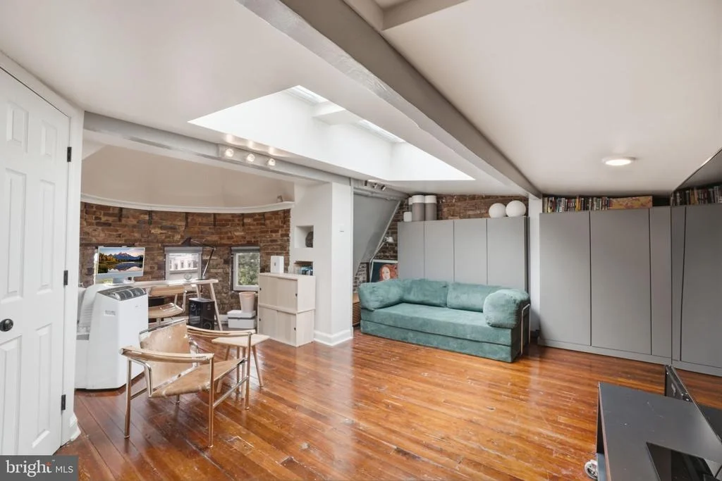 Photo of 210 8TH STREET SE