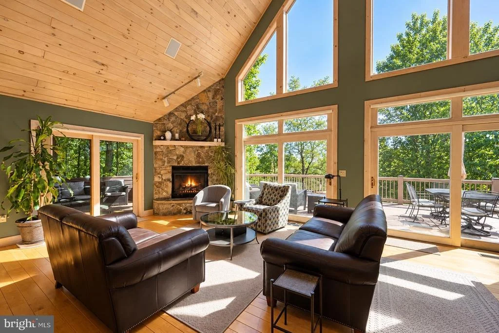 Photo of 431 MOUNTAINTOP ROAD