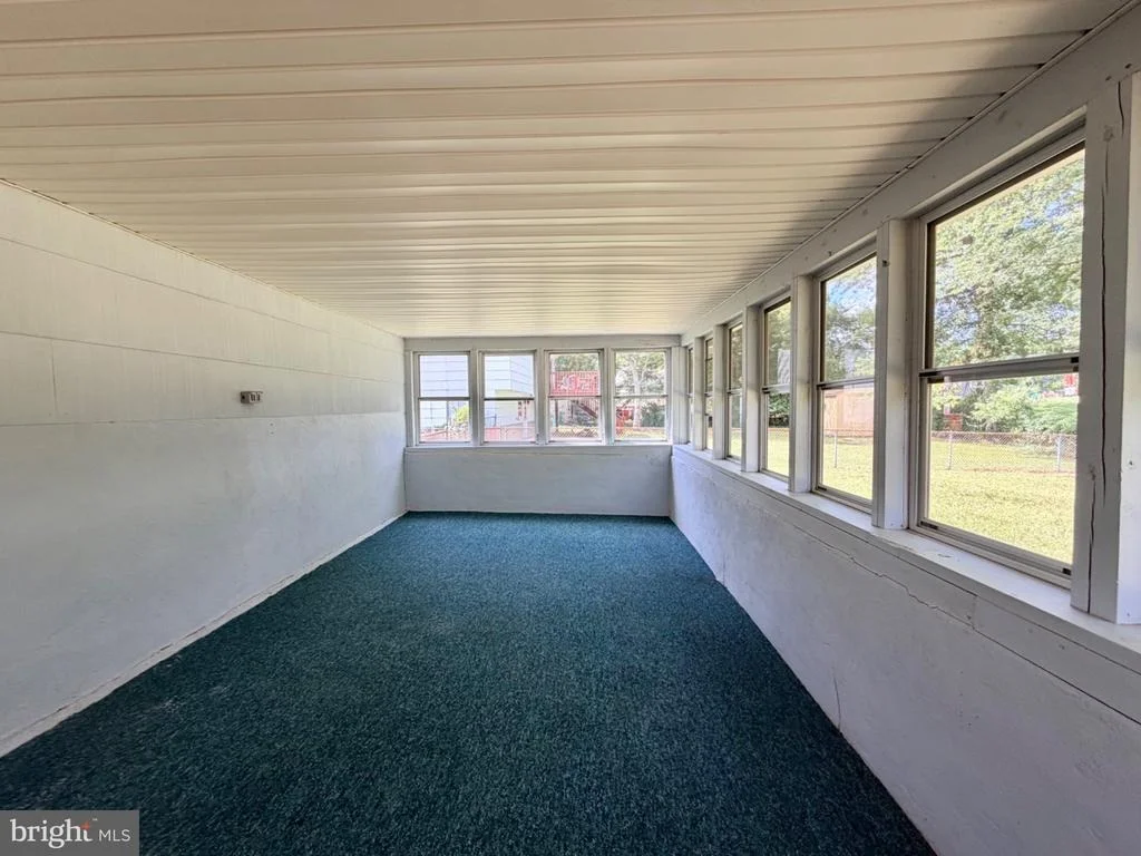 Photo of 806 SUNSET DRIVE
