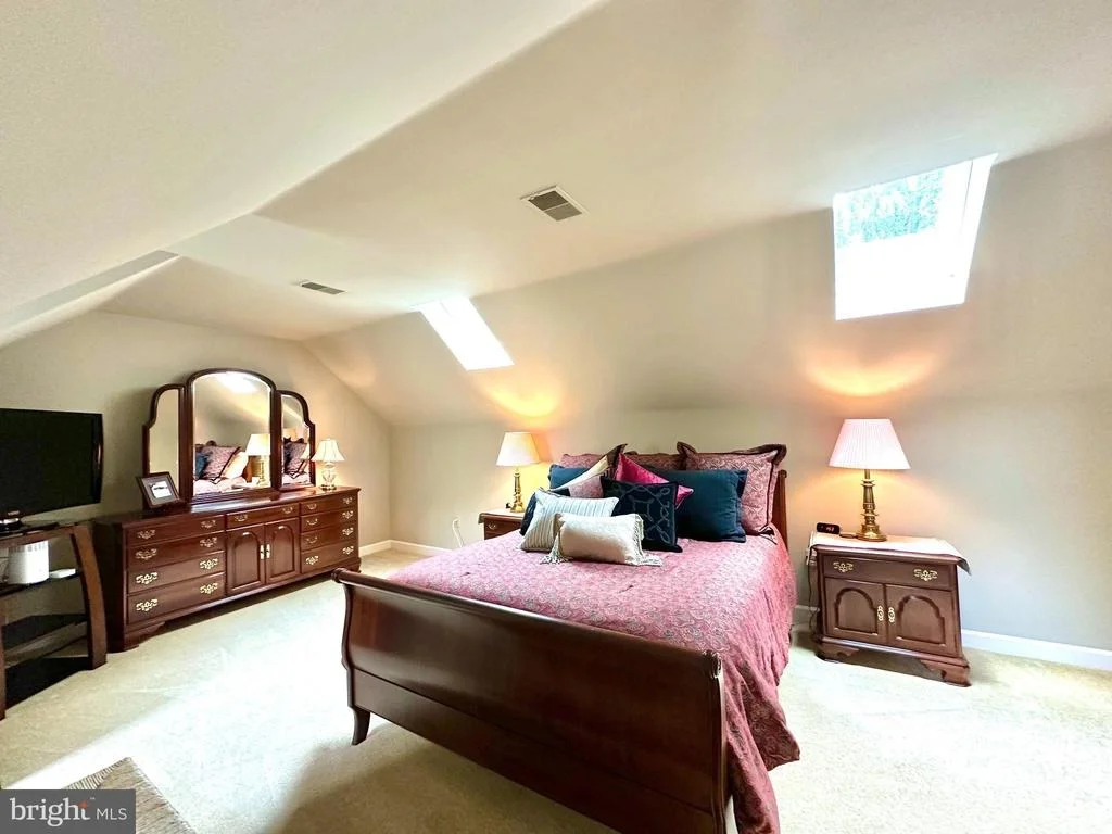 Photo of 616 SILVERSTONE COURT