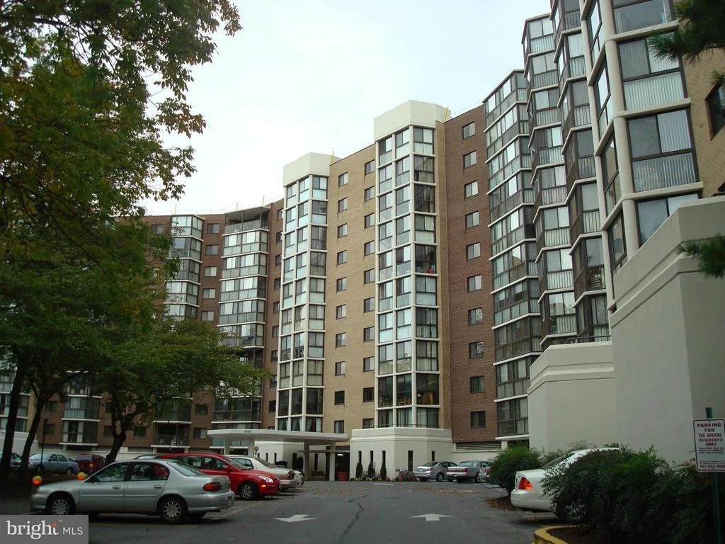 Photo of Unit 2919 at 15107 INTERLACHEN DRIVE