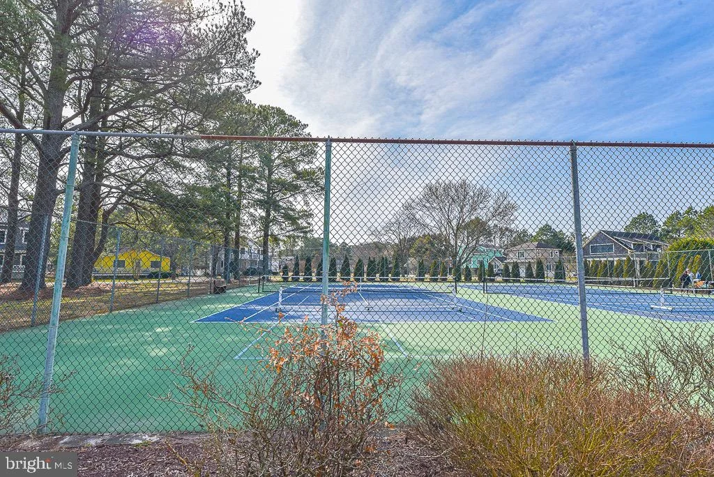 Photo of 956 LAKE VIEW DRIVE