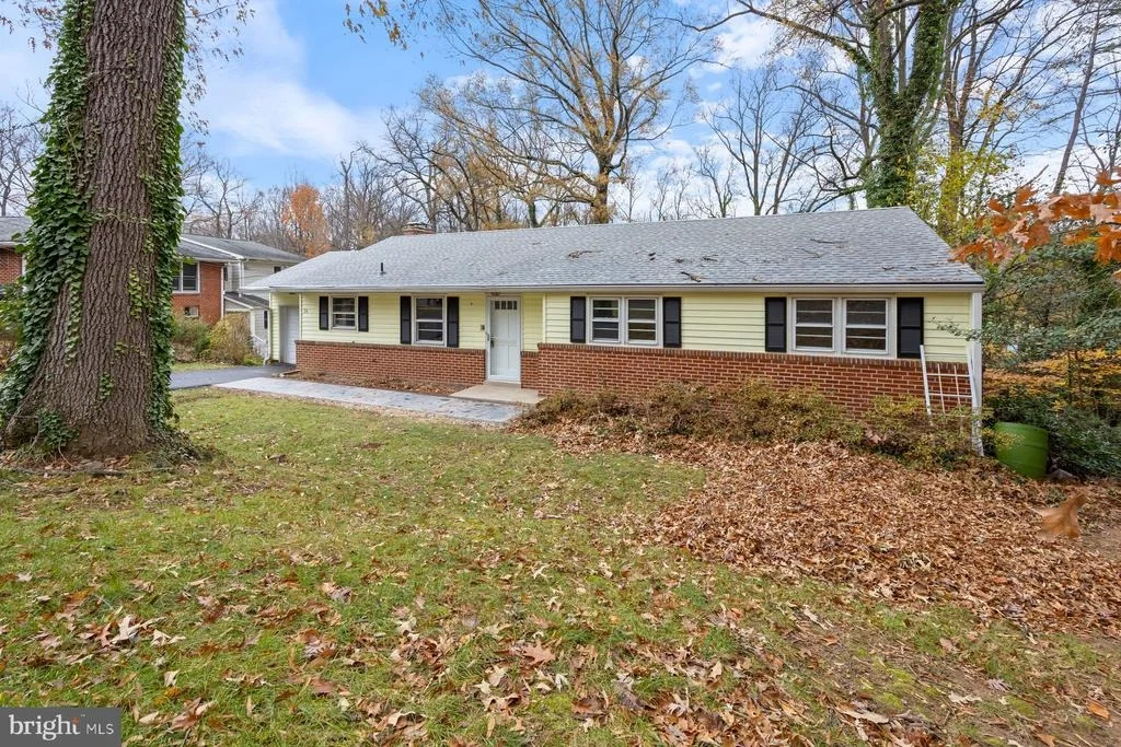 Photo of 26 LAKESIDE DRIVE