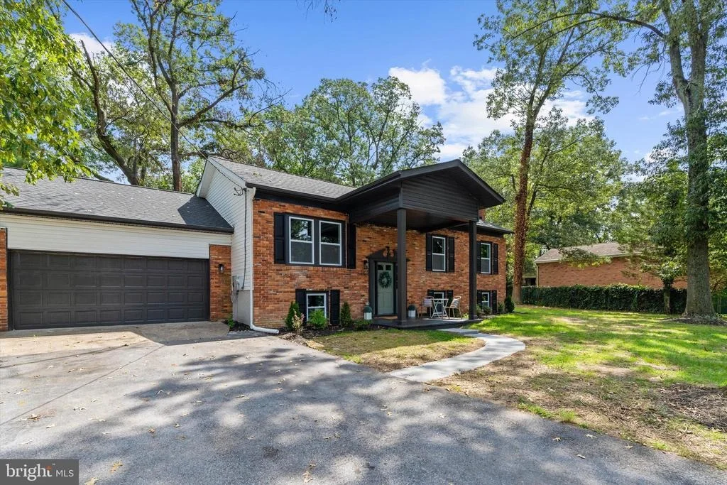 Photo of 7851 SPRUCE HILL ROAD