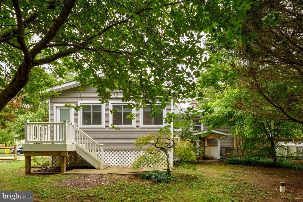 Photo of 1523 MANOR VIEW ROAD