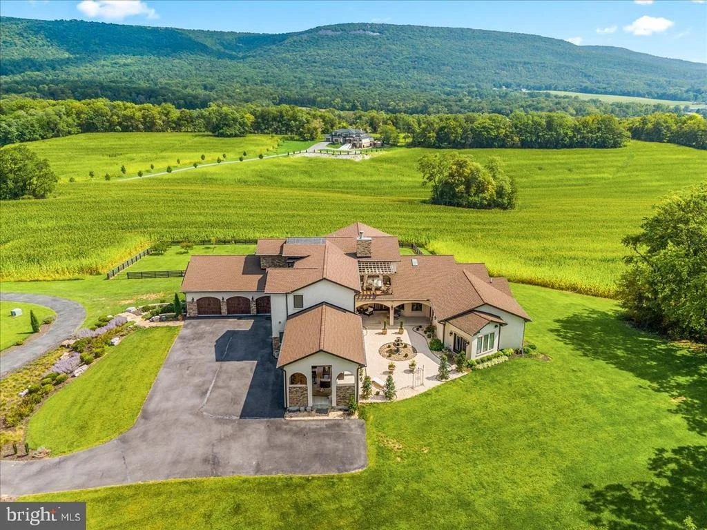 Photo of 10110 EASTERDAY COURT