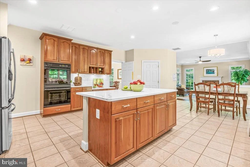 Photo of 6807 MEADOW LANE