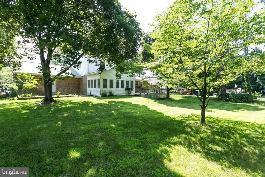 Photo of 18516 ROLLING ACRES WAY