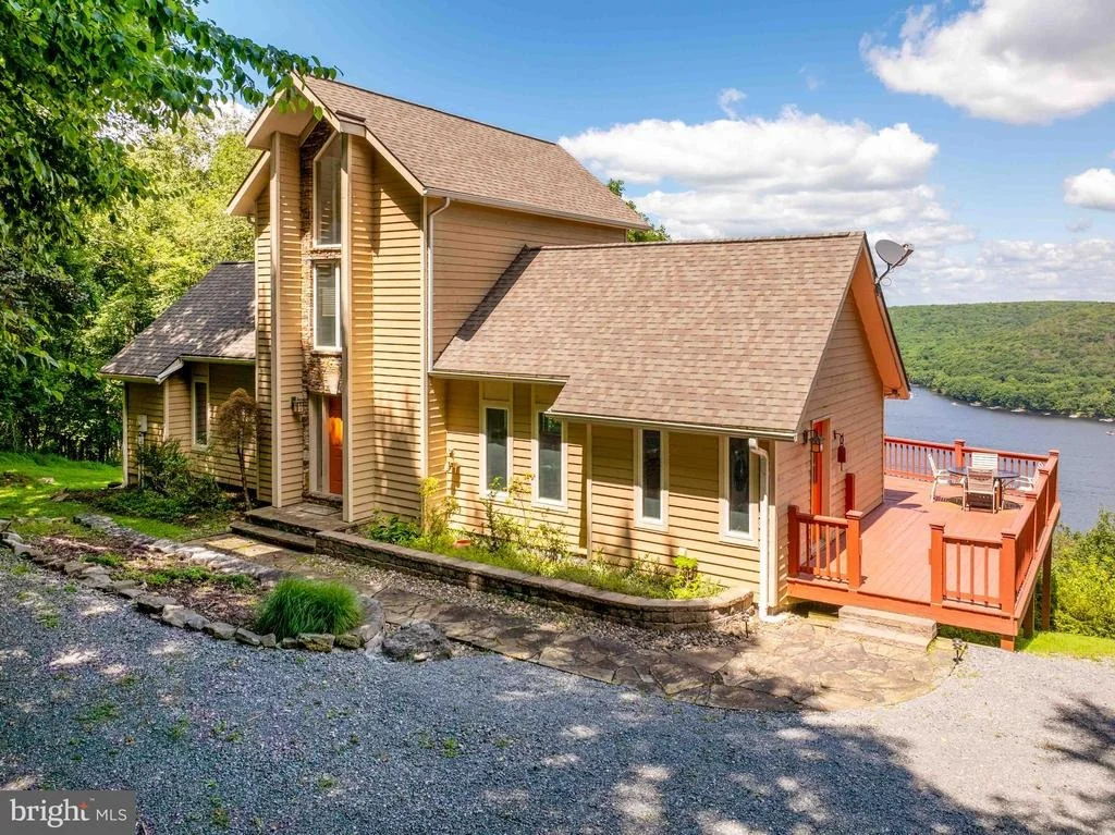 Photo of 164 GRANDVIEW DRIVE