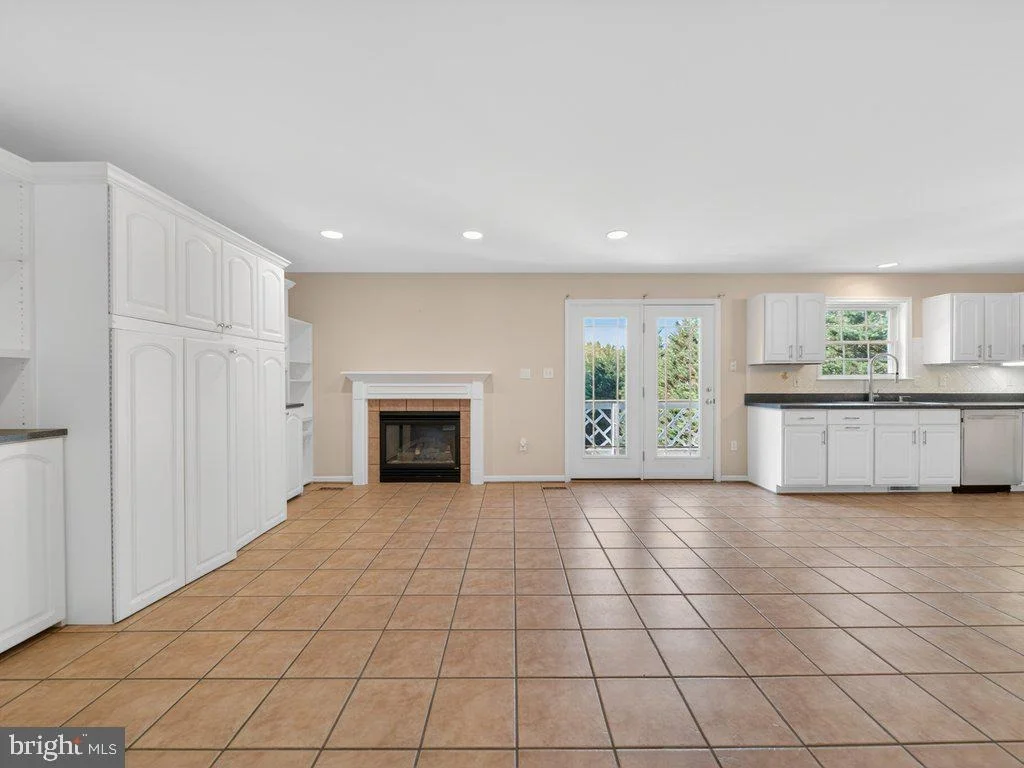 Photo of 9290 BAKER STREET