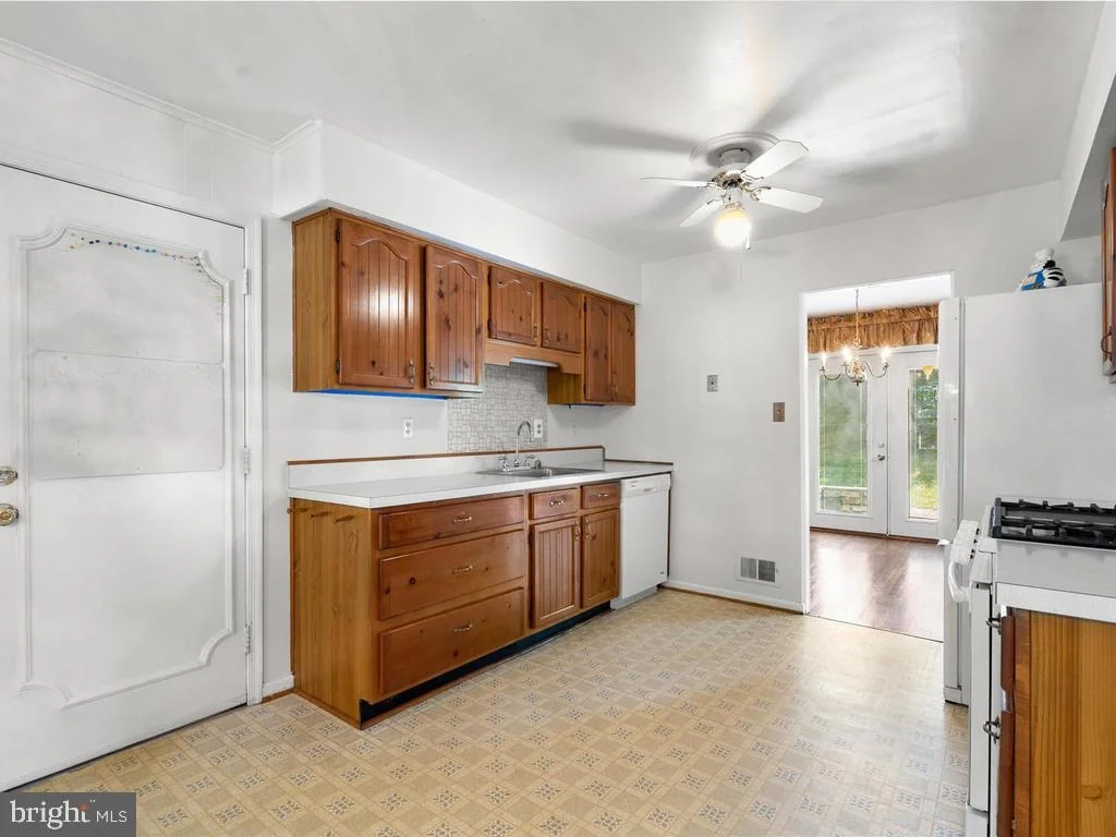 Photo of 19509 DUBARRY DRIVE