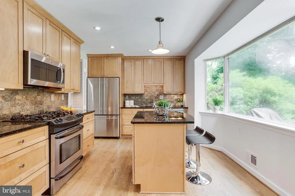 Photo of 3910 MONTROSE DRIVEWAY