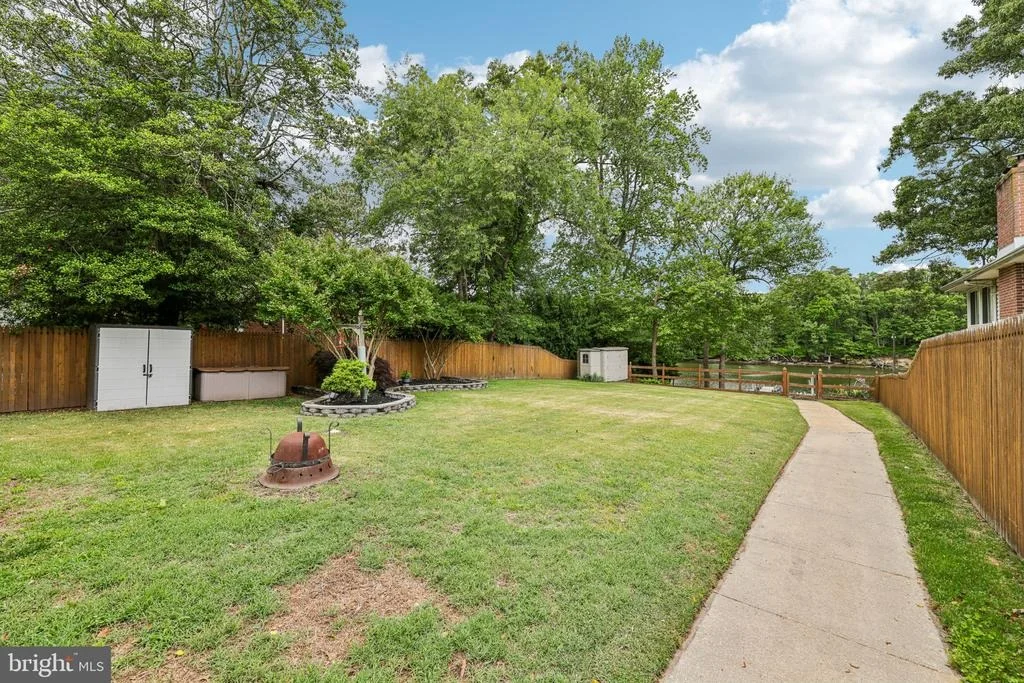 Photo of 1870 CEDAR ROAD