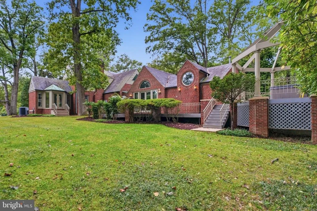Photo of 10601 SWEETBRIAR PARKWAY