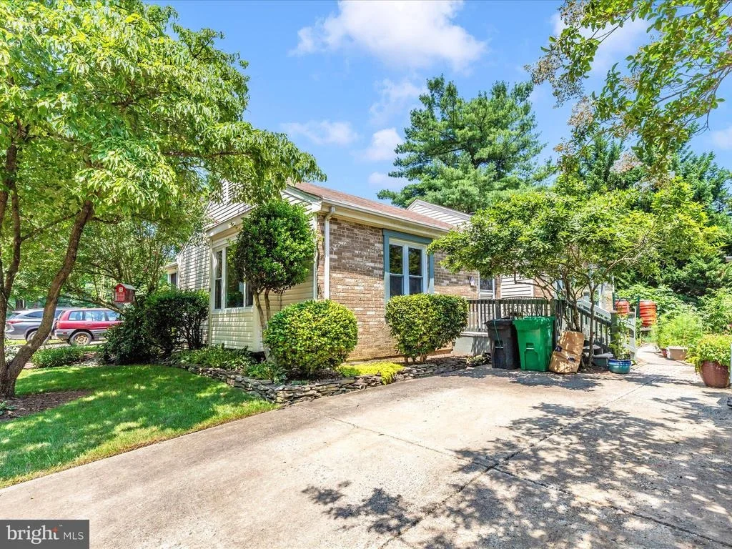 Photo of 28 PAVILION DRIVE