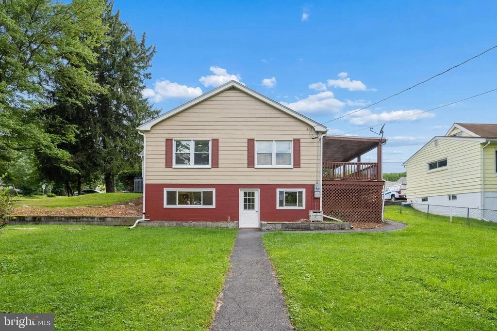 Photo of 8995 HAMBURG ROAD