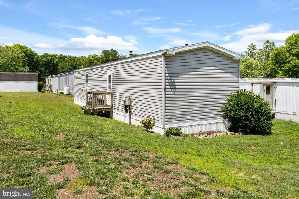 Photo of 9 NORTHVIEW