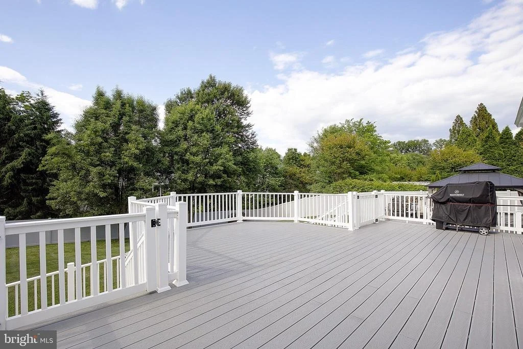 Photo of 2424 VALLEY BROOK LANE