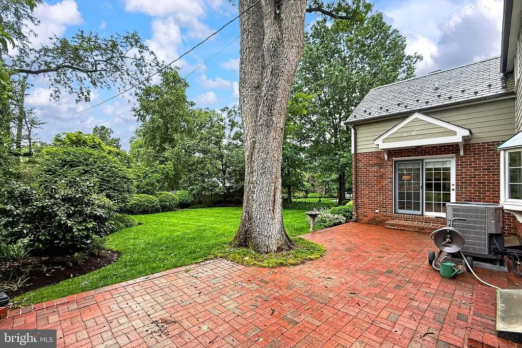 Photo of 809 ENDERBY DRIVE