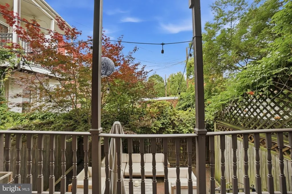Photo of 210 8TH STREET SE