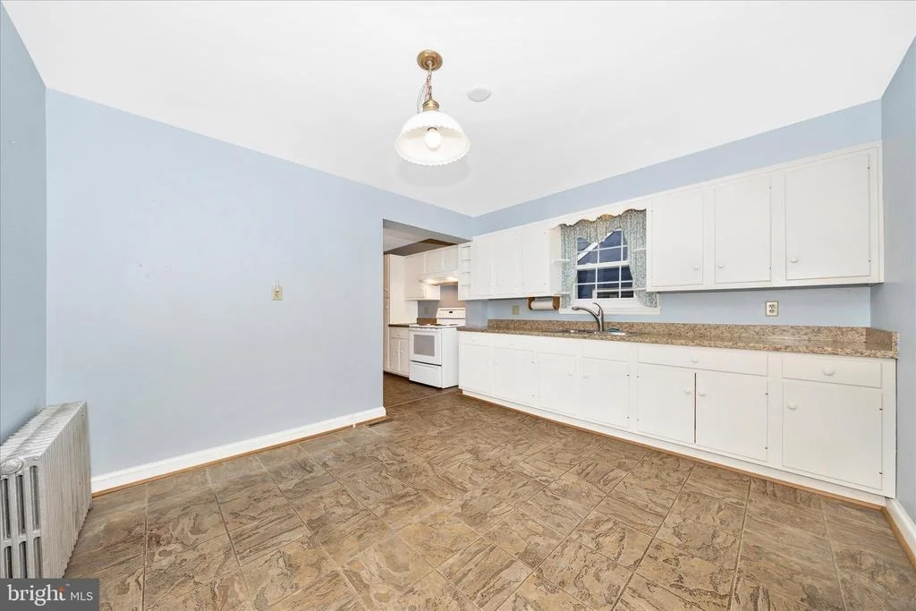 Photo of 9 E 13TH STREET